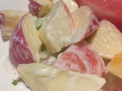 餐包和水果沙拉-食间牛排(湖西路店)