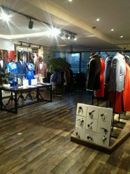 点击看大图 -优刻西服西装定制(金轮国际广场店)
