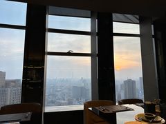 -唐拉雅秀酒店-西锦汇空中BBQ·思创餐厅
