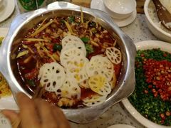 -兔行天下-鸿鹤鲜锅兔(中海国际店)