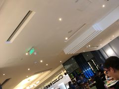 -港丽餐厅(高德置地店)