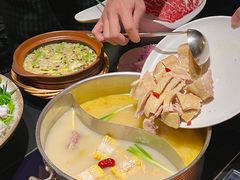 -鲜入唯煮·港式海鲜牛肉火锅(金宝街店)