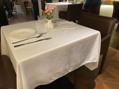 -LESCEDARS Brasserie Bistro香柏树