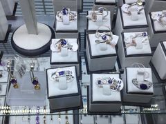 -班达拉奈克国际机场