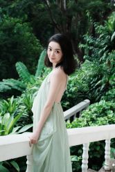 -韩国李知恩形象设计