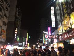 -六合夜市