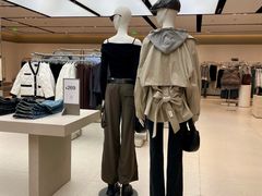 -URBAN REVIVO(七宝领展广场店)