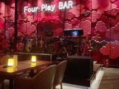 -FOUR PLAY BAR