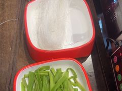 -醉董牛川派鲜肉自选火锅(烟台店)