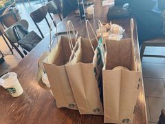 -星巴克臻选(盐城金鹰聚龙湖店)