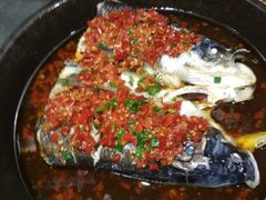 -阿瓦山寨·湘菜现炒·剁椒鱼头王(咸阳总店)