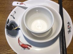 餐具摆设-杭百味·大众精选杭帮菜(西湖音乐喷泉店)
