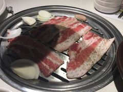 满心尝五花肉-本家韩国烤肉(青岛万象城店)
