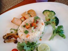 -Chom Cafe and Restaurant