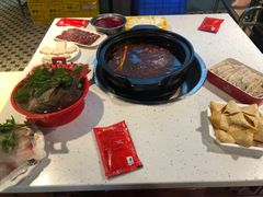 -钢管厂五区小郡肝串串香(奥克斯广场锦城万达店)