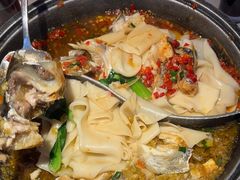 -阿瓦山寨·湘菜现炒·剁椒鱼头王(咸阳总店)
