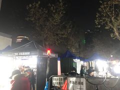 -吴山路夜市
