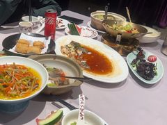 -皇饭儿餐饮管理有限公司(赞成大厦店)