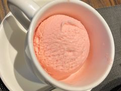 冰淇淋草莓味-品米斗·精致料理(浦东禹悦汇店)