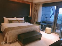 -上海滴水湖皇冠假日酒店