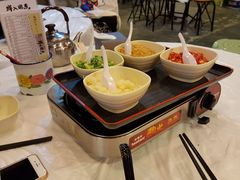 -鲜入围煮花胶鸡海鲜火锅