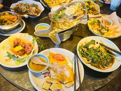 -大头虾越式风味餐厅(光明广场店)