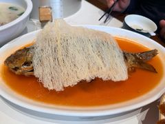 鲤鱼焙面-梅利汴京烤鸭•开封豫菜地标店(东司门店)