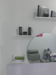 -V7 HAIR SALON