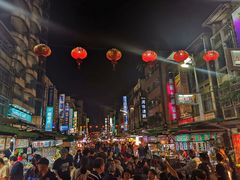 -六合夜市