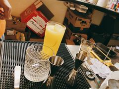 -Mx.cocktail bar
