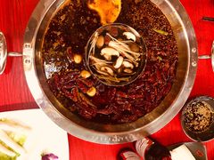菌汤鸳鸯锅-谭鸭血老火锅(万象九宜城店)