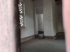 -粤军第一师诸先烈纪念碑-停车场