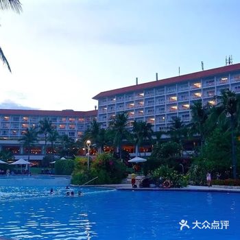 ️在度假伊甸园的葱郁胜境中,享受静谧时光