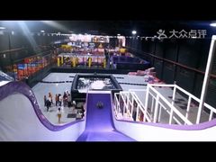 -嘿哟动霸CHUA·新潮玩运动娱乐中心·蹦床滑冰团建乐园