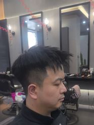 -老肖男士理发店