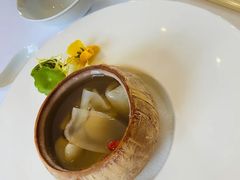 椰皇花胶炖海底椰-宝丽轩中餐厅BAOLIXUAN
