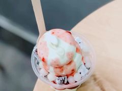 标准杯草莓圣代-DQ·蛋糕·冰淇淋(金牛万达店)