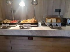 -西安大雁塔科技大学地铁站亚朵酒店