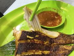 -明记烧鱼美味店