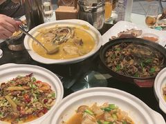 -帅巴人舅母子腊蹄民俗村