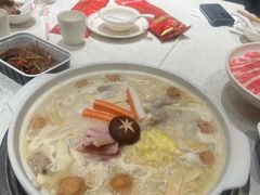 -三人行骨头王火锅(长寿店)