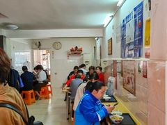 大堂-松树干拌面店