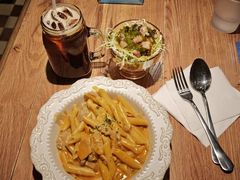 -玛格萝妮比萨屋(陆家浜路店)