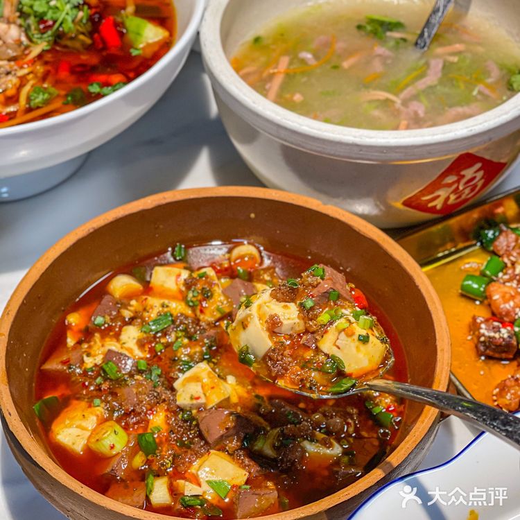 厦门这家江湖菜 好吃是好吃 就是太费米饭了！