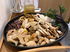 -一朵菌·野生菌探索家火锅(南亚店)