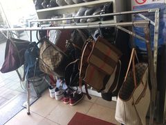 -翰皇洗衣洗鞋皮具护理店