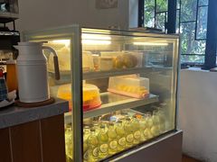 -彳亍咖啡·这里(水湾路店)