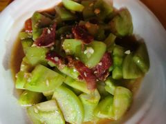 青番茄炒腊肉-浔味·山屿湖·正宗淳牌全鱼宴老字号