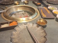 -铭牛烧肉·和牛海鲜自助(高新月牙湖店)
