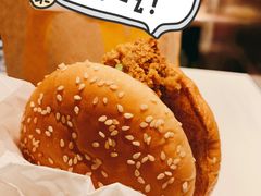 经典麦辣鸡腿汉堡-麦当劳(华宁弘基生活中心店)